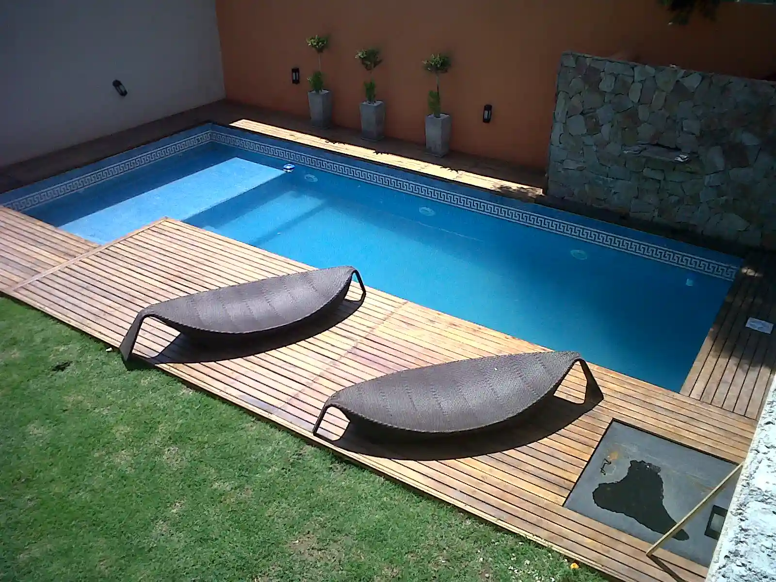 Deck y pileta terminados